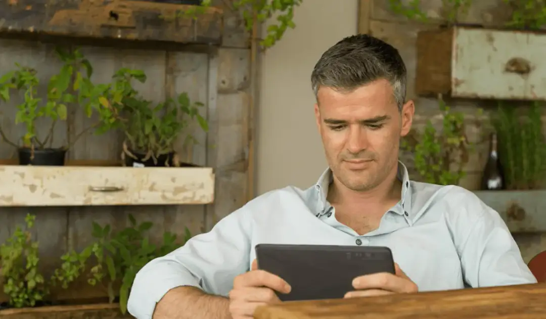 Jak ściągać książki na Kindle za darmo i uniknąć nielegalnych źródeł