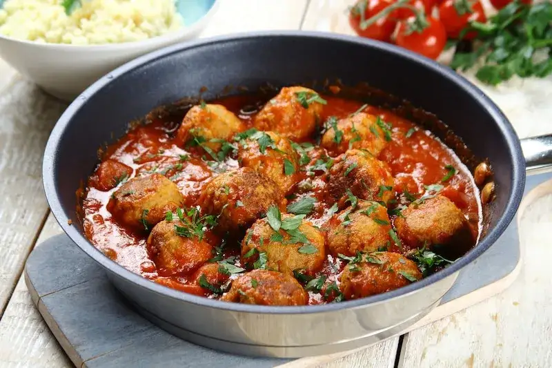 Gotowane mięso w sosie własnym krzyżówka - Jak przyrządzić?