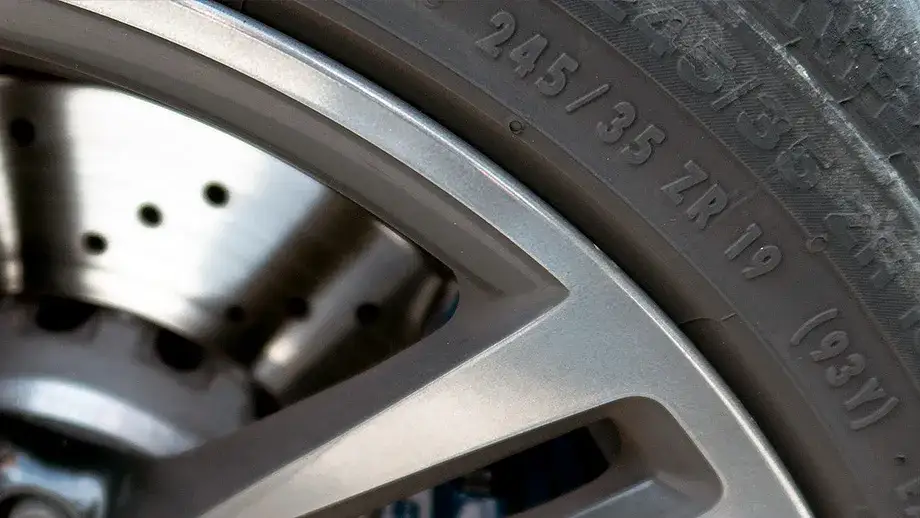 Jakie rozmiar opon wybrać, aby uniknąć błędów i poprawić bezpieczeństwo jazdy