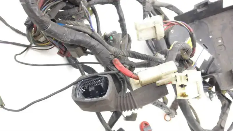 Gdzie są bezpieczniki Yamaha FJR 1300? Oto, co musisz wiedzieć