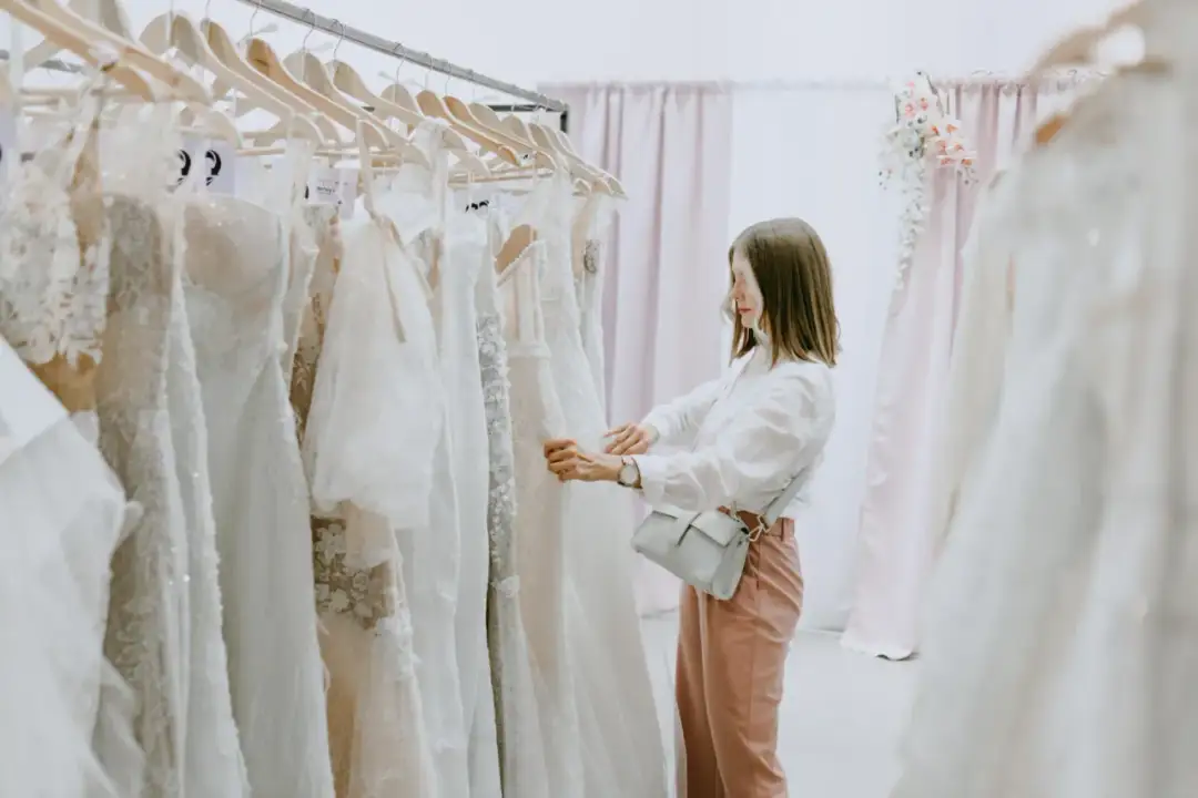 Gdzie oddać suknię ślubną w Krakowie? Sprzedaj, oddaj, upcykling!