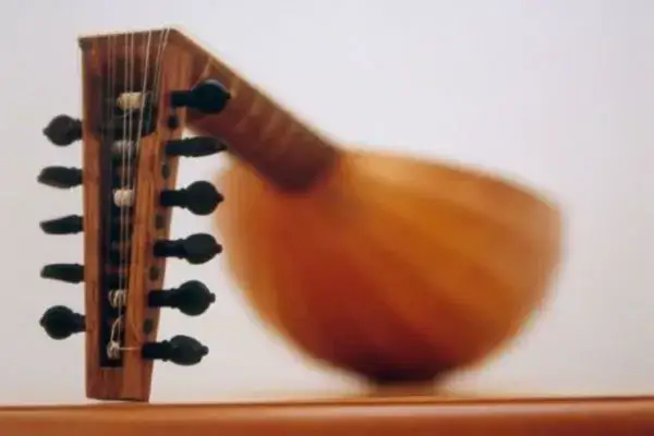 Instrumenty Bliskiego Wschodu - lutnia, qanun, darbuka i inne