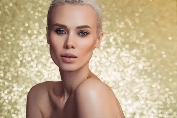 Jak rozświetlić cerę: 7 skutecznych sposobów na promienną skórę