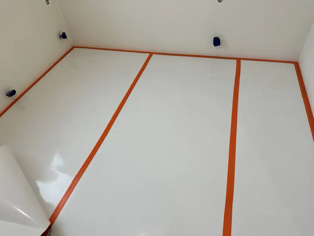 Zabezpieczenie podłogi podczas remontu: uniknij kosztownych błędów