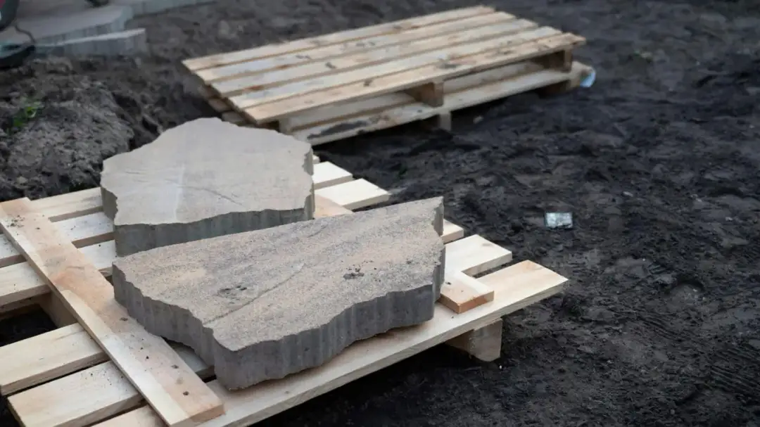 Układanie kamienia betonowego DIY: Kompletny poradnik krok po kroku