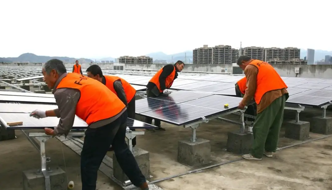 Co daje certyfikat OZE i jak wpływa na karierę instalatora?