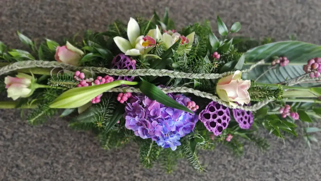 Jak zrobić wiązankę na cmentarz, aby była trwała i piękna