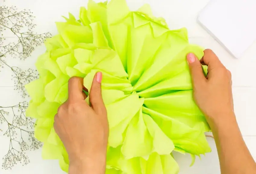 Jak zrobić pompony z bibuły do tańca - proste instrukcje krok po kroku