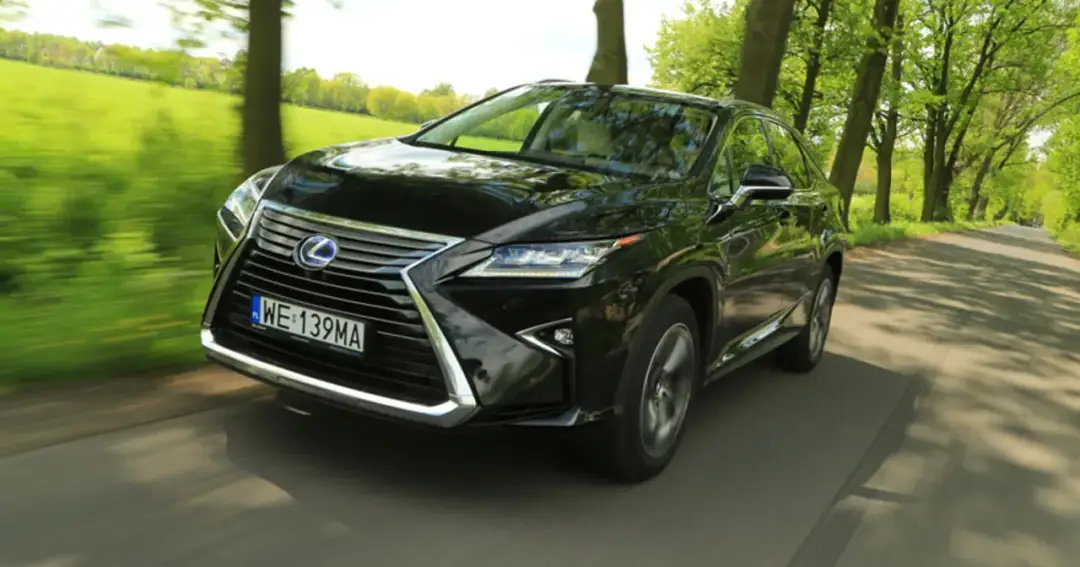 Jaki samochód ma Tusk? Poznaj jego Lexus RX 450h i jego zalety
