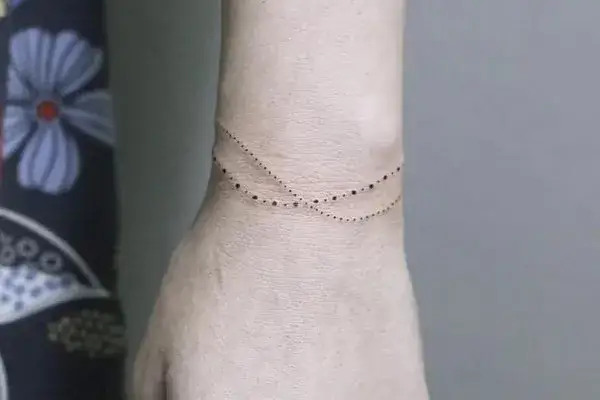 Tatuaż jak bransoletka: piękne wzory i znaczenie dla Ciebie