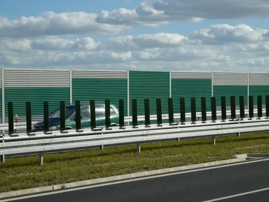 Ekrany akustyczne cena: Ile kosztuje cisza? Porównanie ofert