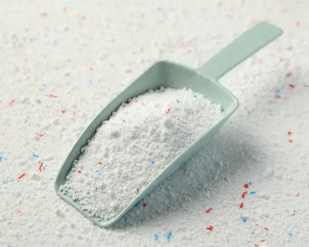 Jak odmierzyć proszek do prania bez miarki i uniknąć błędów