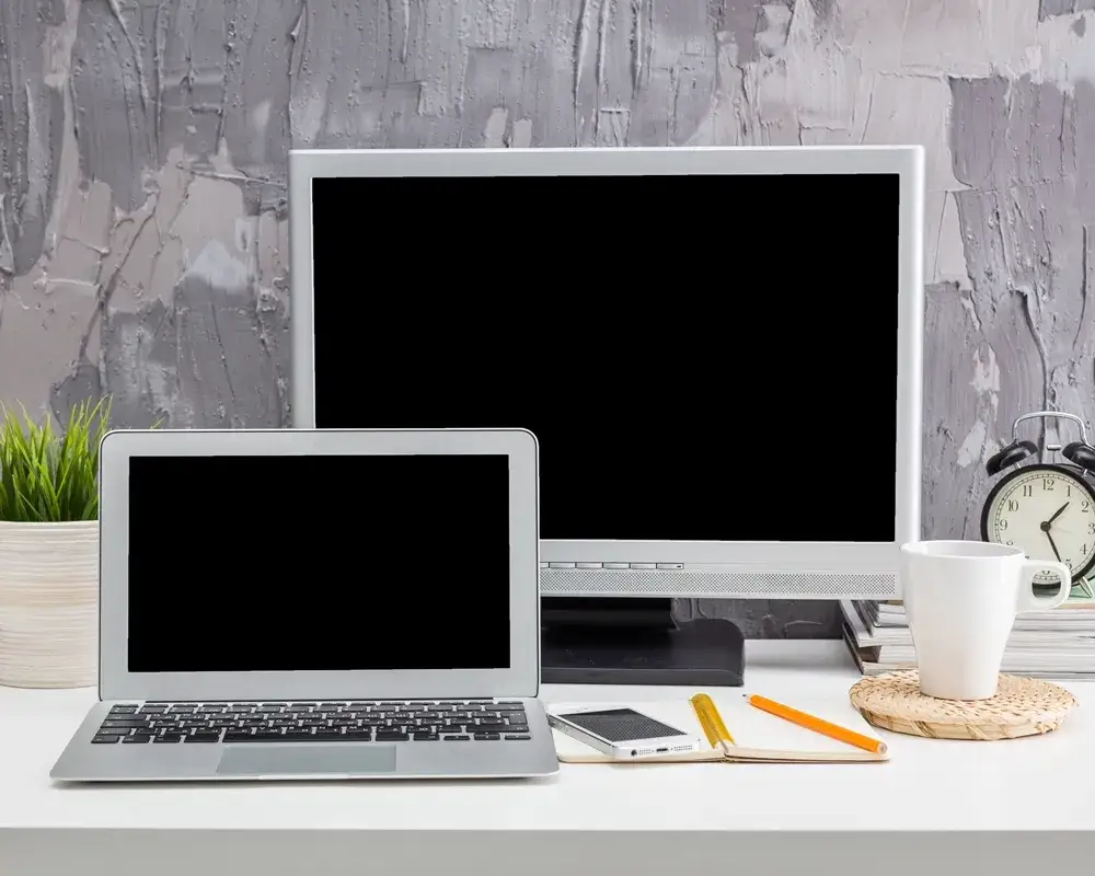 Jak podłączyć laptopa pod monitor - proste kroki i porady