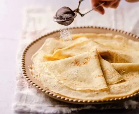 Najlepsze przepisy na crêpes: proste i smaczne warianty na każdą okazję
