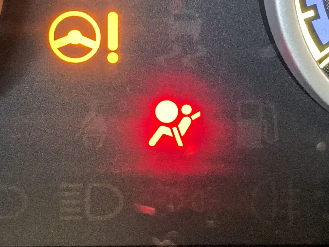 4 groźne awarie czujnika poduszki powietrznej. Życie zagrożone?