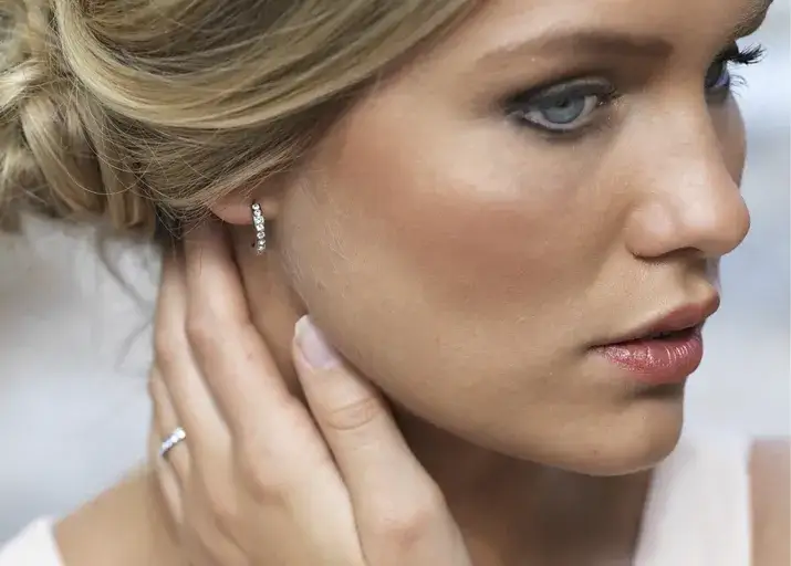 Jak zrobić, żeby kolczyki nie uczulały - skuteczne sposoby na alergie