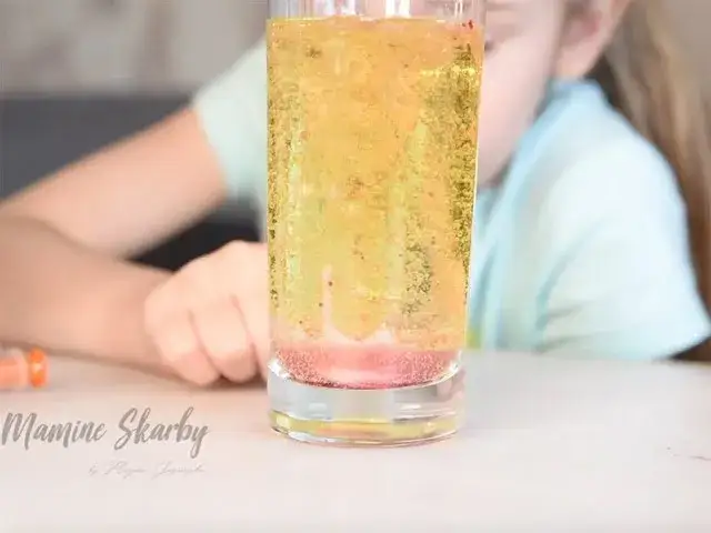 Eksperymenty z olejem dla dzieci: Lampa lawa i inne cuda!