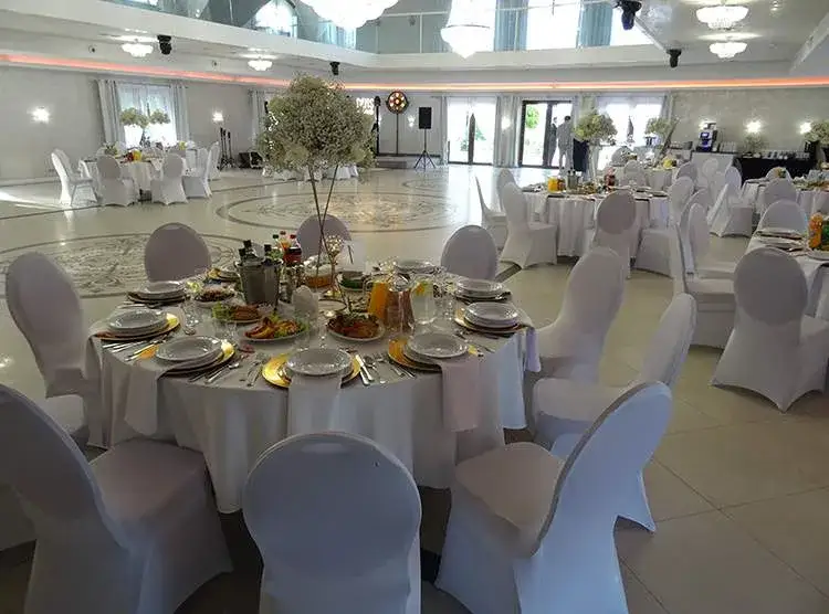 Ile kosztuje wynajem remizy? Ceny i ukryte opłaty, które musisz znać