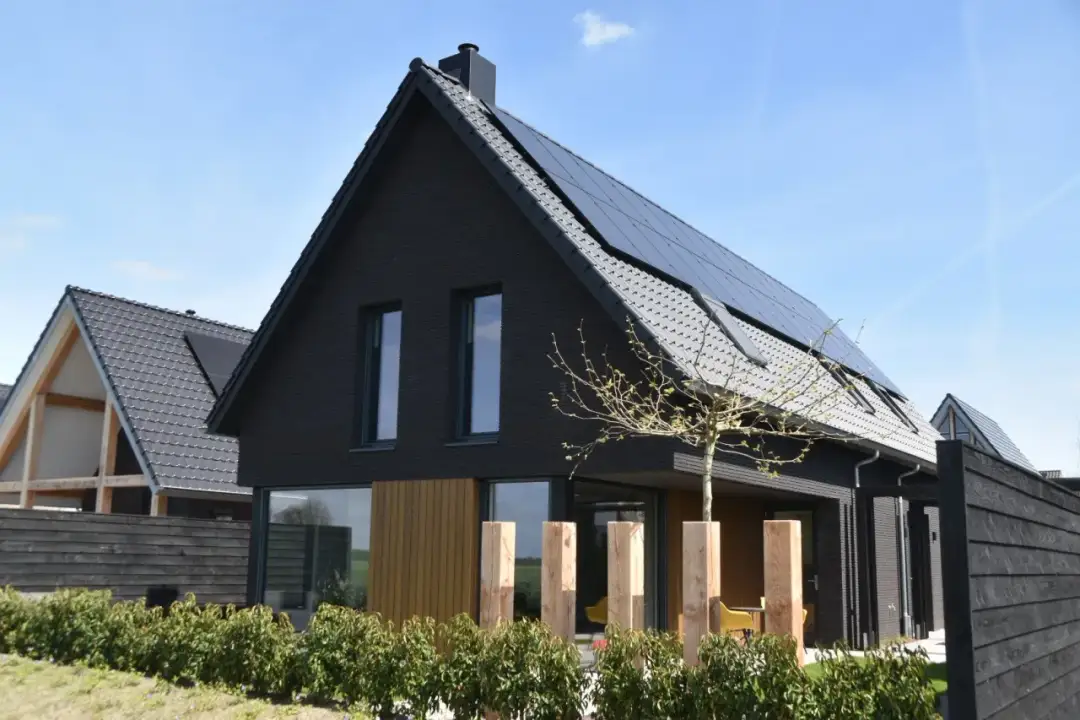 Cegła klinkierowa grafitowa: nowoczesna elewacja dla Twojego domu