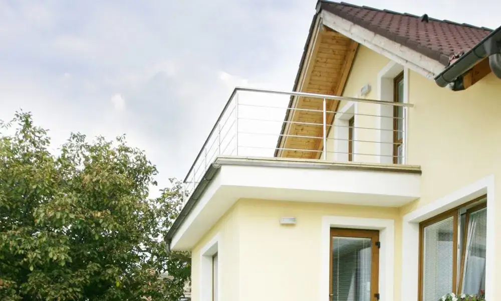 Jak okuć balkon, aby uniknąć kosztownych błędów i zapewnić trwałość