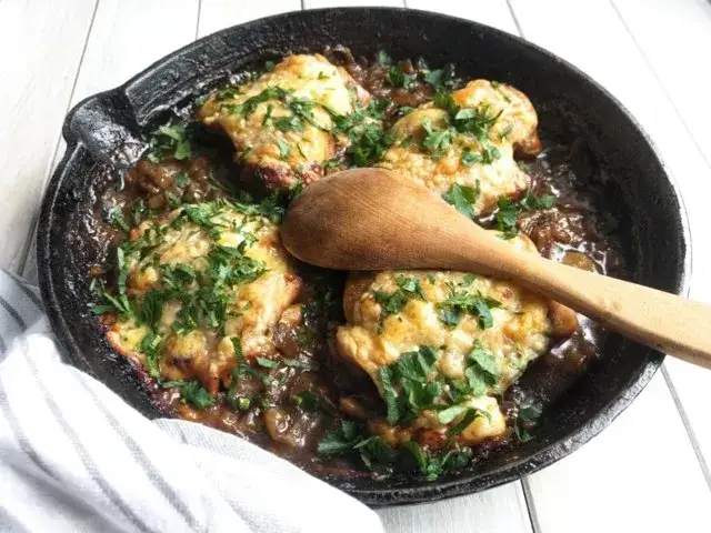 Wykwintne pomysły na niedzielny obiad dla gości, które zachwycą