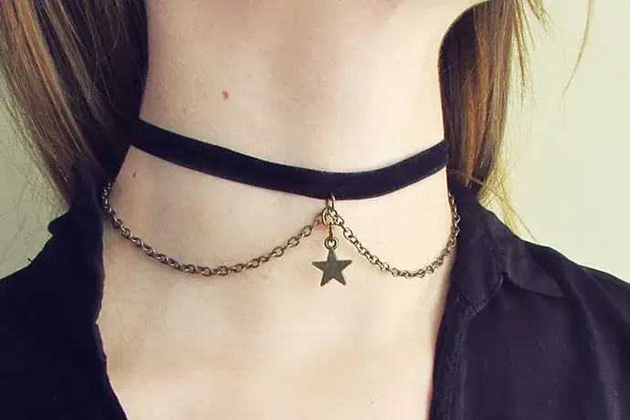 Jak zrobić naszyjnik choker - proste sposoby na unikalny styl