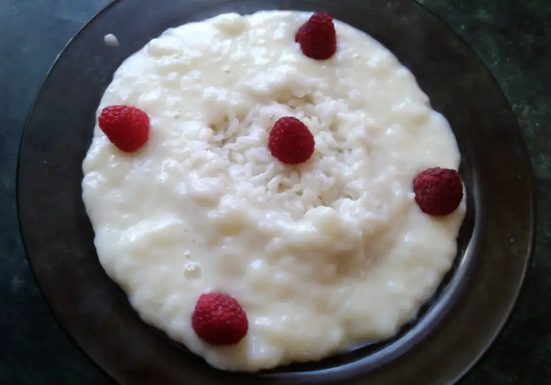 Z czym można jeść ryż na słodko? Odkryj najlepsze połączenia!