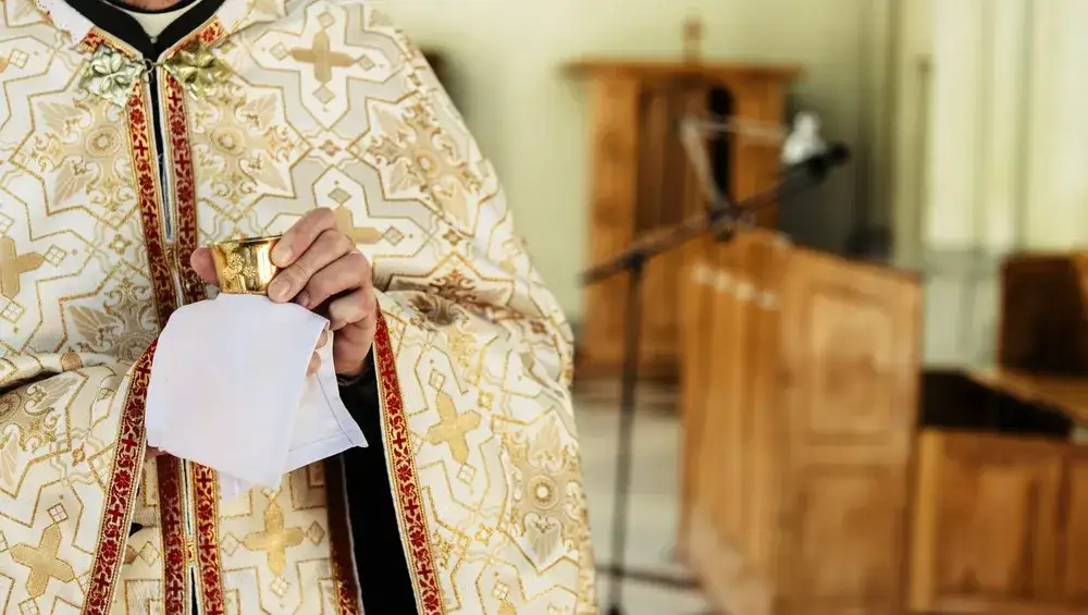 Ksiądz, który może mieć rodzinę – poznaj życie żonatego duchownego