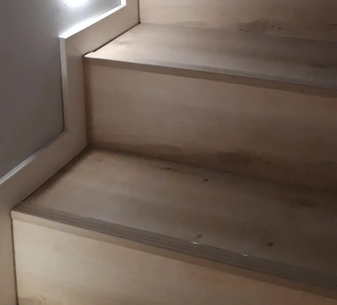 Jak zamontować listwy przy schodach - uniknij najczęstszych błędów