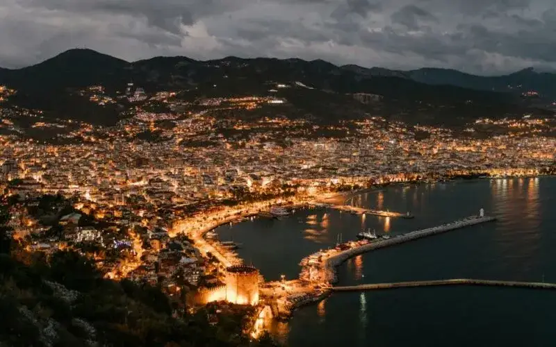 Nad jakim morzem leży Turcja? Odkryj cztery piękne wybrzeża