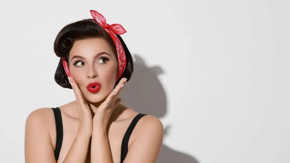 Impreza w stylu lat 40.: Przewodnik po modzie, muzyce i klimacie