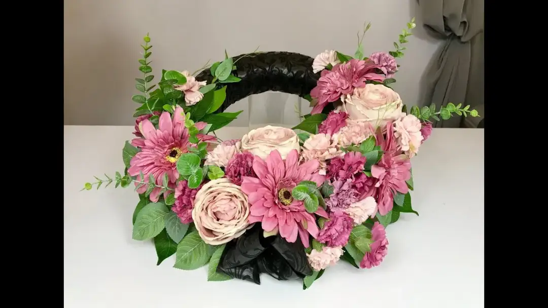 Jak zrobić wieniec na cmentarz – proste kroki, które zachwycą każdego