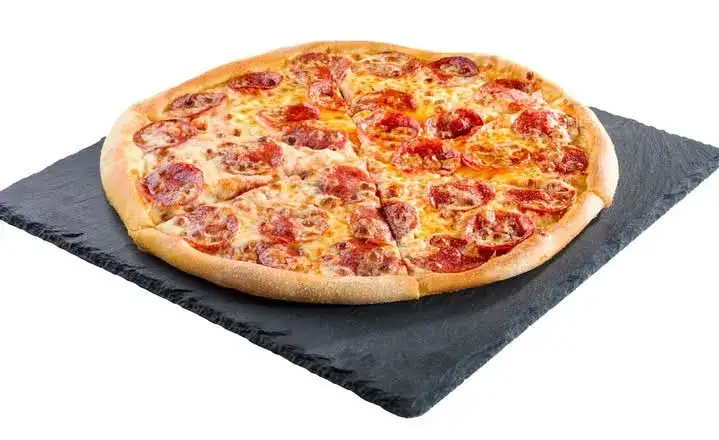 Średnia pizza Domino's ile cm? Sprawdź, zanim zamówisz!