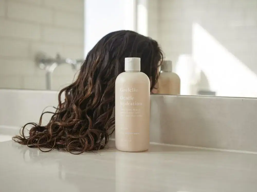 Najlepsze szampony do włosów niskoporowatych – uniknij błędów w pielęgnacji