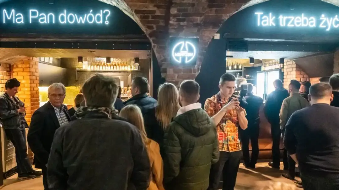 Jaką firmę ma Sławomir Mentzen? Odkryj jego pub i kancelarię