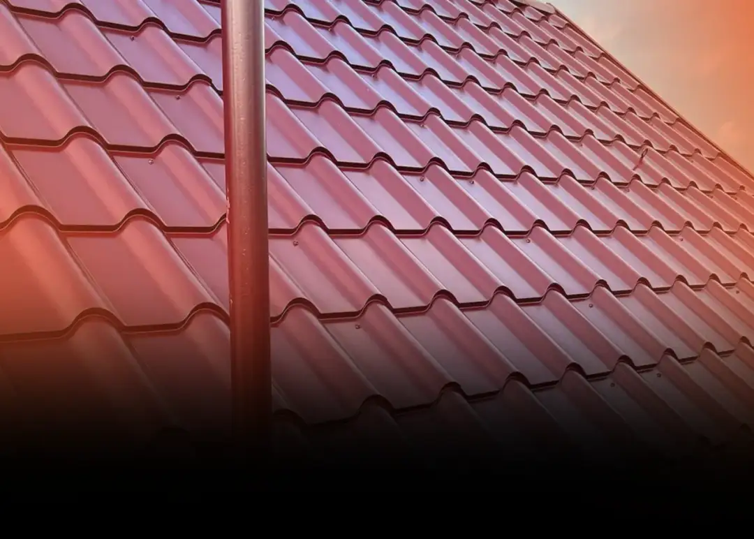 Jak skutecznie umyć dachówkę i uniknąć uszkodzeń dachu?