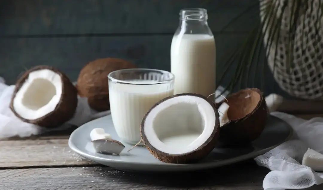 Czy mleko kokosowe jest dietetyczne? Sprawdź, co powinieneś wiedzieć