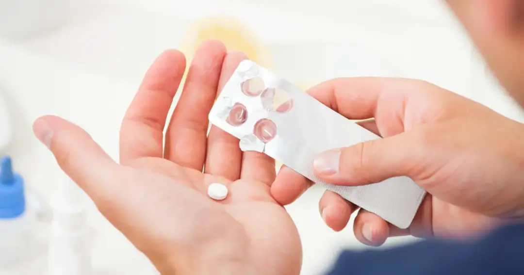 Leczenie COVID-19 w domu: Co musisz wiedzieć o lekach i objawach?