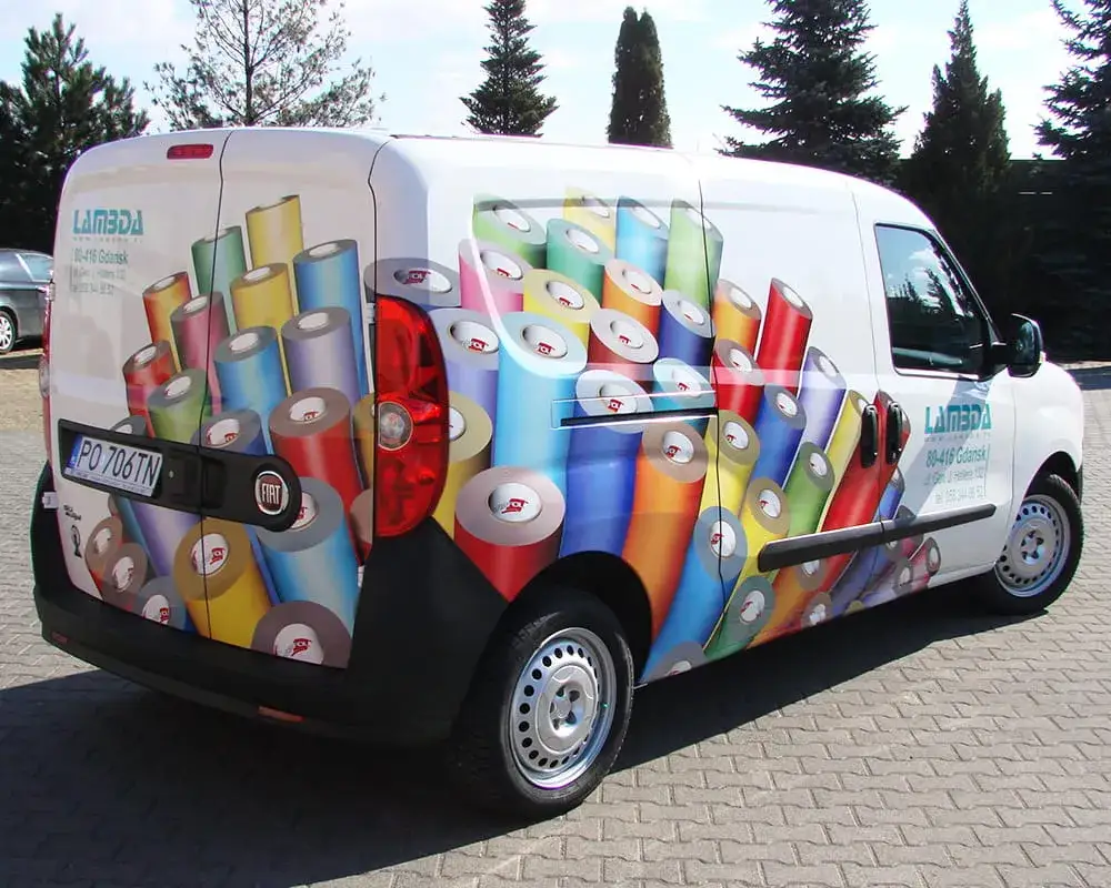 Folia do druku solwentowego: jak wybrać najlepsze materiały?