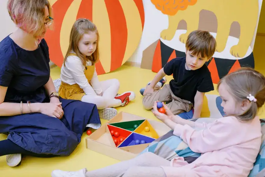 W jakim wieku dziecko idzie do żłobka? Odkryj kluczowe informacje