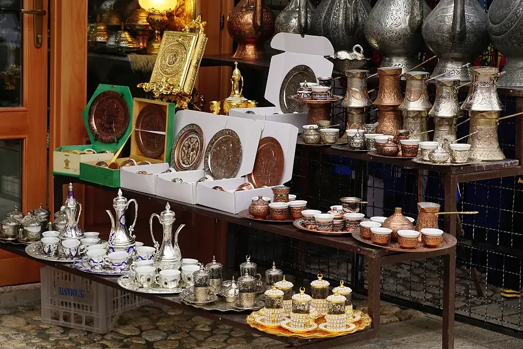 Bośnia i Hercegowina co warto kupić: unikalne pamiątki i smaki