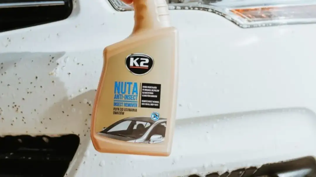 Skuteczne sposoby na usunięcie owadów z karoserii samochodu