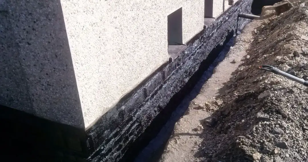 Co na izolację pionową fundamentów? Najlepsze materiały i metody