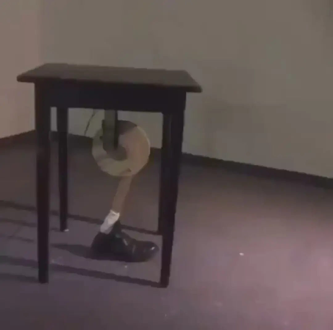 Jak wkurzyć sąsiada z góry? Zabawne sposoby na irytację!