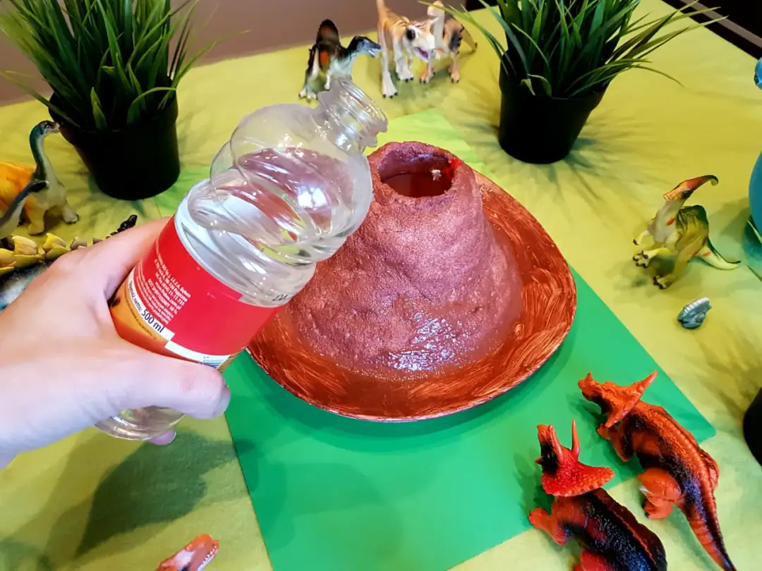 Wybuchowy wulkan i nie tylko! Eksperymenty z sodą dla każdego