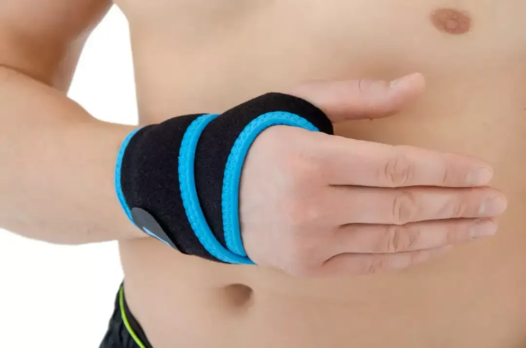 Opatrunek na oko i kciuk: jak założyć prawidłowo? Oto instrukcja