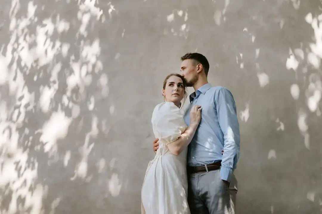 Jak wybrać fotografa ślubnego? Przewodnik po idealnych zdjęciach