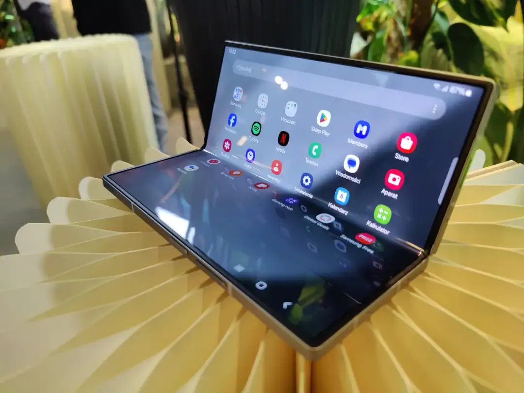 Aplikacja wiadomości Samsung czy Google: co wybrać, by nie żałować?