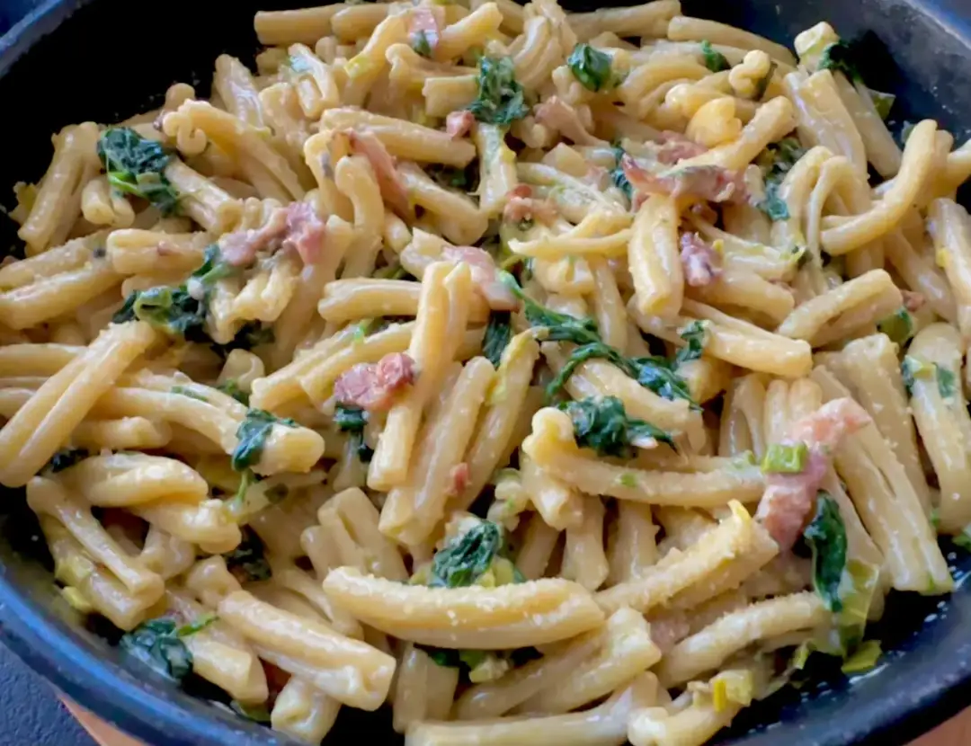 Makaron z gorgonzolą i boczkiem, który zachwyci Twoje zmysły!