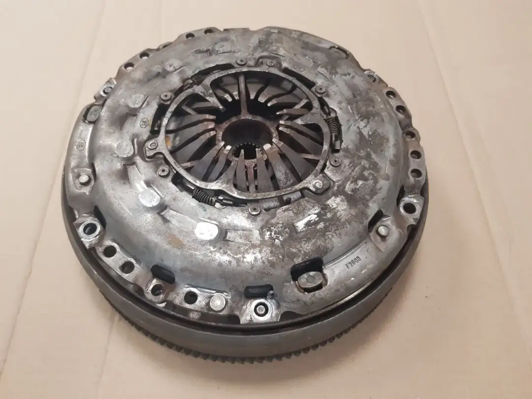 Ile kosztuje sprzęgło? Sprawdź, co wpłynie na ostateczną cenę